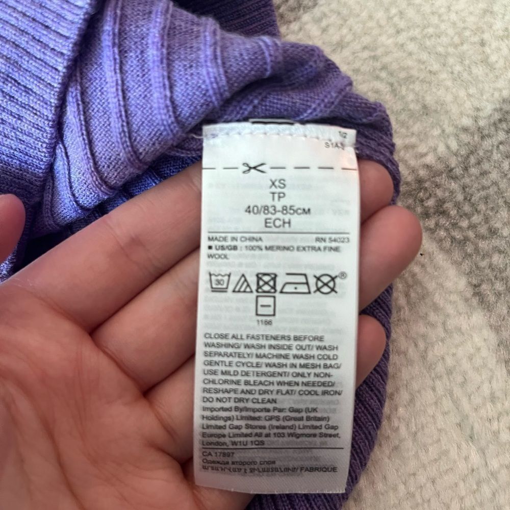 Banana Republic 100% Merino wool sweater - Picture 5 of 6
